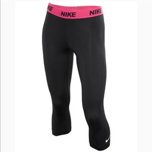 Nike | Cropped Leggings